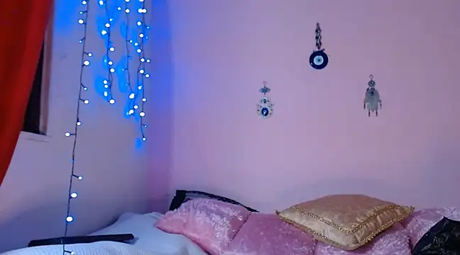 Maddy Jhonsson online show from March 11, 11:59 pm