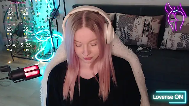 Snapshot of lissallor_ chatting on October 4, 12:52 am lissallor  online show from October 4, 12:52 am