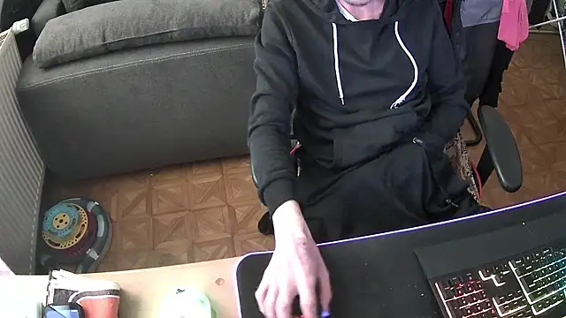 DerGeileLoveboy online show from October 20, 10:59 am