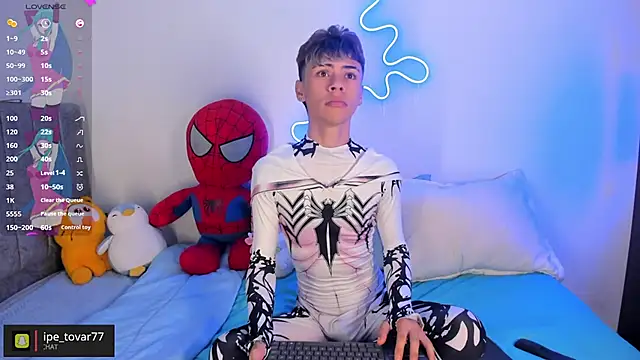 callum 77 online show from November 5, 5:07 am