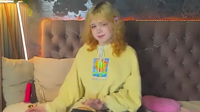 EmilyAngells online show from February 16, 7:26 am