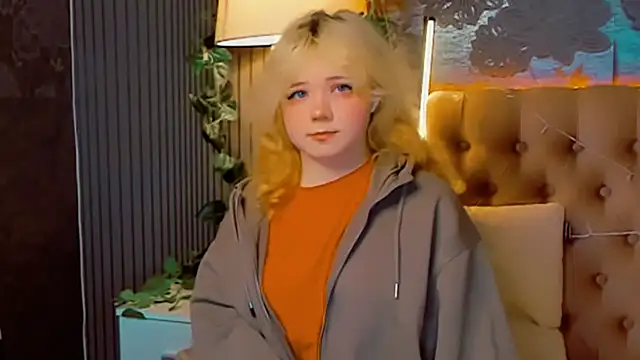 EmilyAngells online show from February 19, 6:31 am