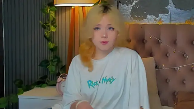 EmilyAngells online show from February 25, 6:34 am