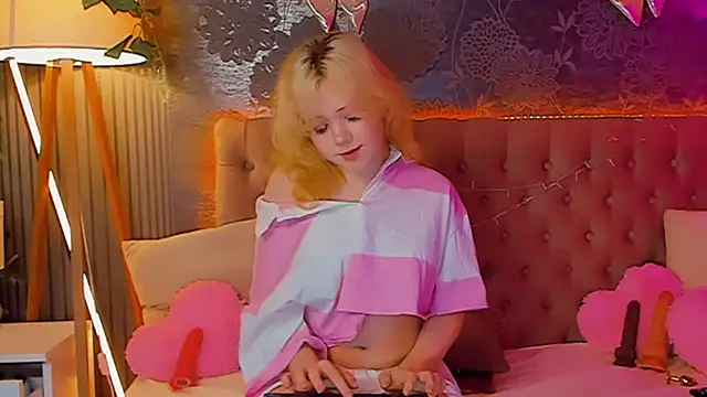 EmilyAngells online show from April 20, 6:16 am