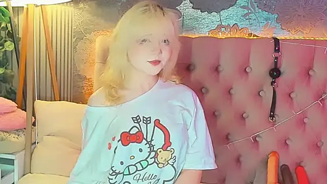 EmilyAngells online show from August 4, 6:16 am