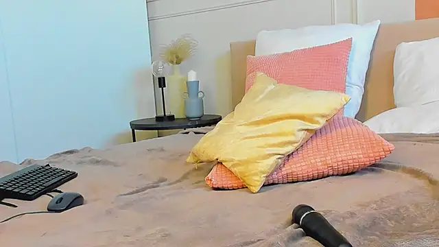  BunnyDollStella  online show from March 16, 7:15 am