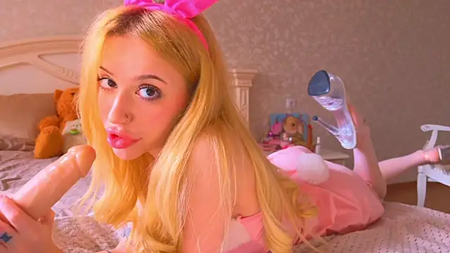  BunnyDollStella  online show from October 5, 5:28 am