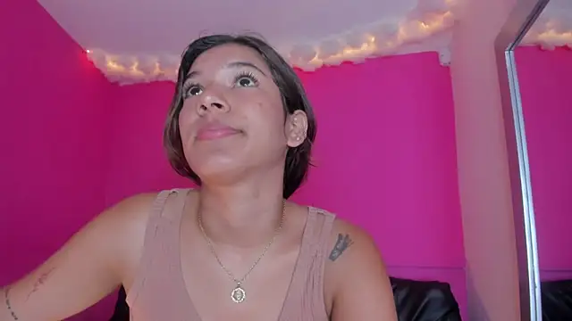 violett 24  online show from February 26, 12:14 pm