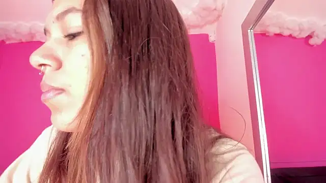 violett 24  online show from March 7, 12:34 pm