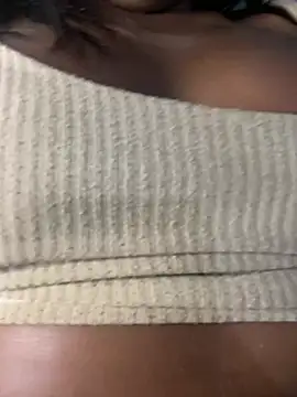 Snapshot of yasmimbrasileirinha chatting on March 19, 1:18 pm yasmimbrasileirinha online show from March 19, 1:18 pm