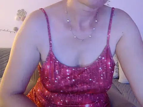 YourfantasyGiuly online show from June 19, 1:15 pm