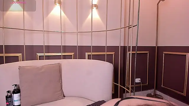 Gabriellacox online show from January 9, 7:37 pm