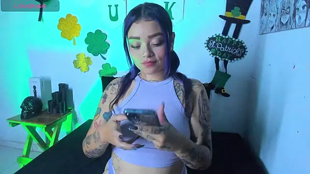 ChloeAllennn online show from March 19, 3:20 am