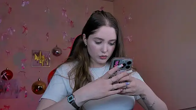 hazel sullivan online show from December 15, 12:20 pm