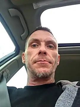 Snapshot of lambomusik chatting on May 5, 11:57 pm lambomusik online show from May 5, 11:57 pm