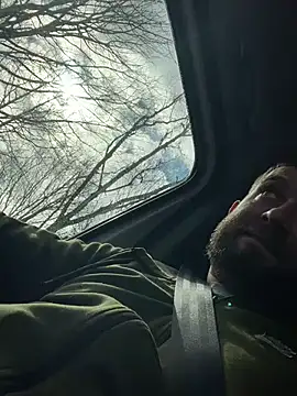 Snapshot of daniel21p chatting on March 1, 2:13 pm daniel21p online show from March 1, 2:13 pm