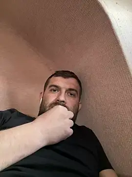 Snapshot of daniel21p chatting on March 3, 3:20 pm daniel21p online show from March 3, 3:20 pm