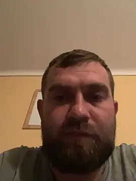 Snapshot of daniel21p chatting on March 23, 7:09 am daniel21p online show from March 23, 7:09 am