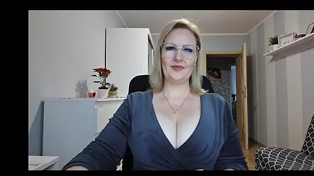 DianaLive online show from December 17, 8:20 am