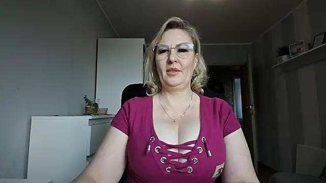 DianaLive online show from March 10, 7:35 am