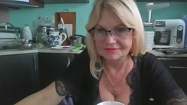 Snapshot of Heidi-Helga chatting on September 11, 6:35 am Heidi-Helga online show from September 11, 6:35 am