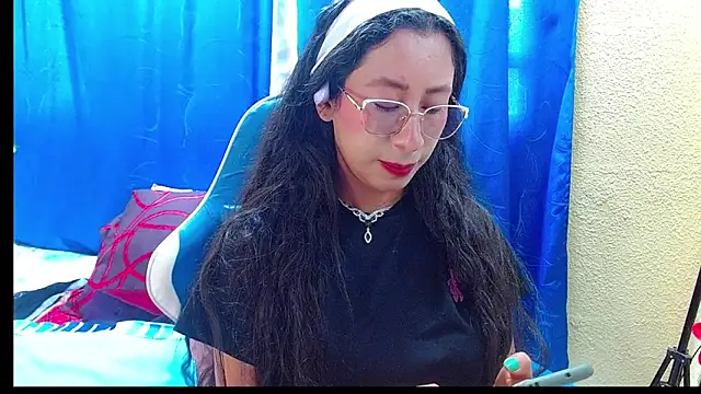 Gia leinn online show from June 29, 9:04 pm