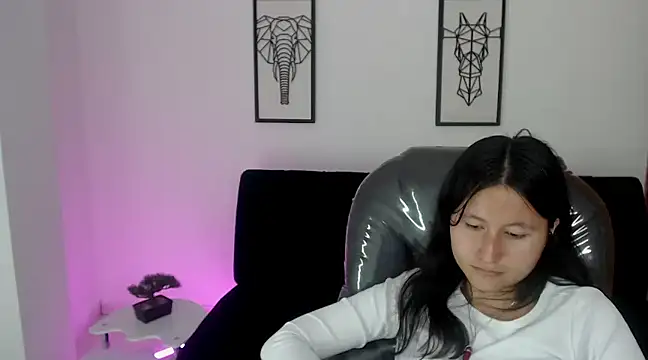 Snapshot of xoxo_kiitty chatting on March 1, 3:16 pm xoxo kiitty online show from March 1, 3:16 pm