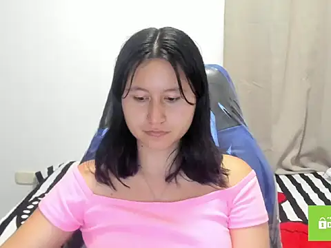 Snapshot of xoxo_kiitty chatting on October 8, 3:37 am xoxo kiitty online show from October 8, 3:37 am