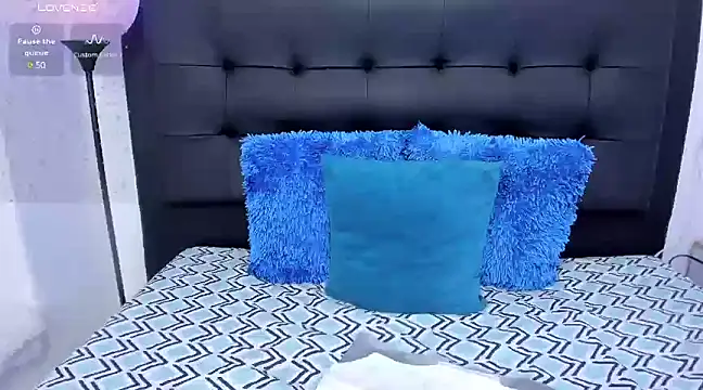 Madyson18 online show from March 4, 8:57 am