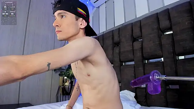 ValentinoMoreti online show from September 26, 2:21 pm