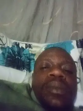 Snapshot of Bobbymotseki chatting on August 4, 4:42 pm Bobbymotseki online show from August 4, 4:42 pm