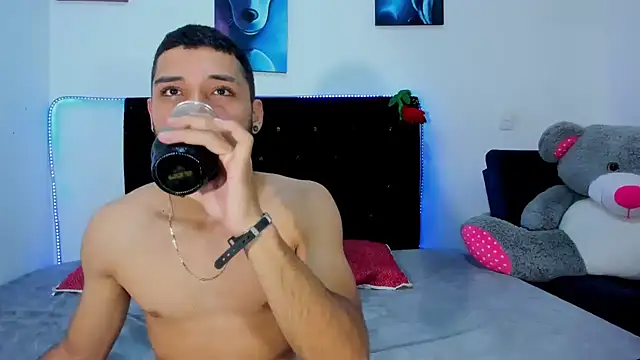 Snapshot of MarcusRosse chatting on February 3, 3:50 pm MarcusRosse online show from February 3, 3:50 pm