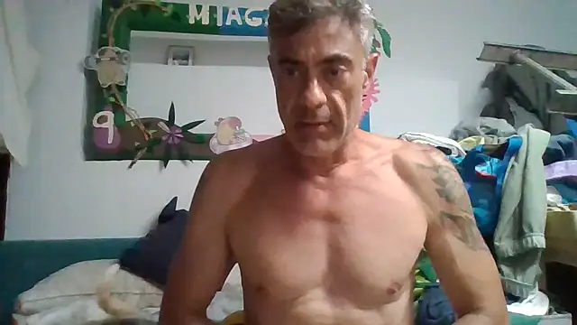 Snapshot of Shun4627 chatting on July 4, 12:50 am Shun4627 online show from July 4, 12:50 am