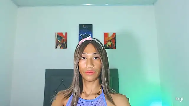 red veltet online show from March 11, 4:35 pm