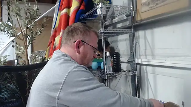 Randomoldguy615 online show from March 3, 12:26 am