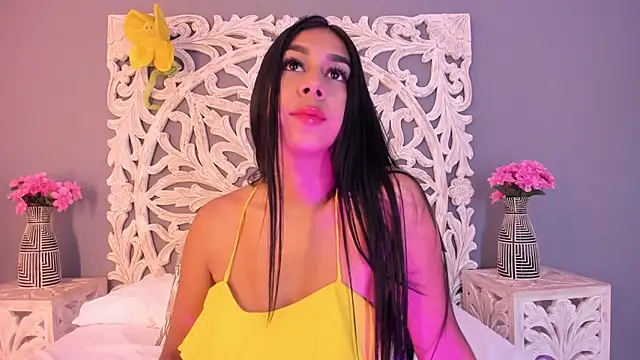 Snapshot of AnnieGibbyns chatting on February 6, 8:12 pm AnnieGibbyns online show from February 6, 8:12 pm