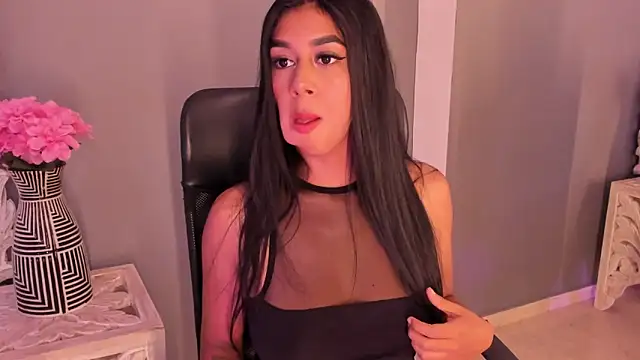 Snapshot of AnnieGibbyns chatting on February 19, 8:27 pm AnnieGibbyns online show from February 19, 8:27 pm