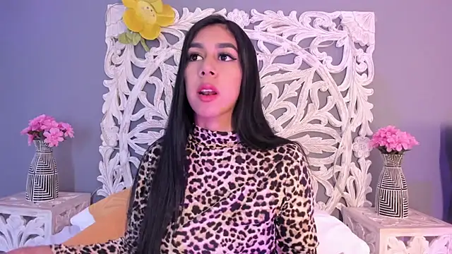 Snapshot of AnnieGibbyns chatting on February 24, 8:29 pm AnnieGibbyns online show from February 24, 8:29 pm