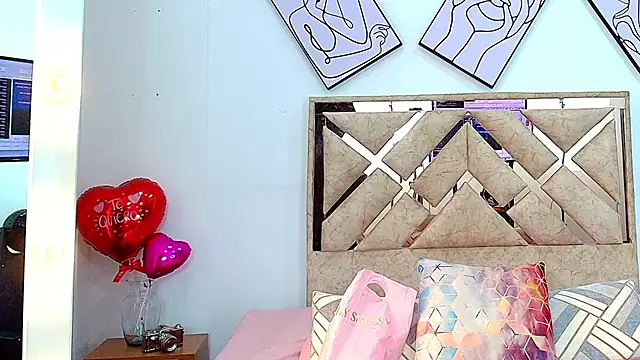 ZaraRousse online show from December 4, 3:16 am