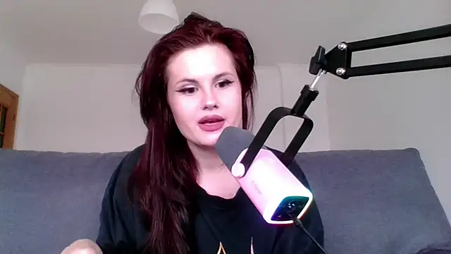 Della Ideal online show from March 5, 2:34 pm