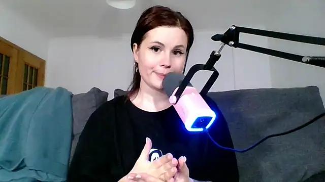 Della Ideal online show from March 10, 9:18 pm