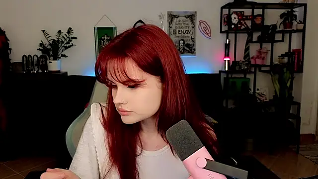 Della Ideal online show from February 9, 6:56 pm