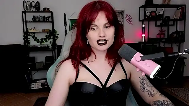 Snapshot of Della_Ideal chatting on April 19, 5:12 pm Della Ideal online show from April 19, 5:12 pm