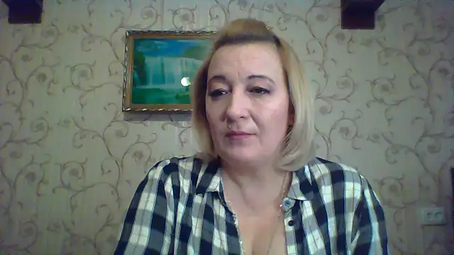 ArielXLoveresss online show from March 7, 7:30 am