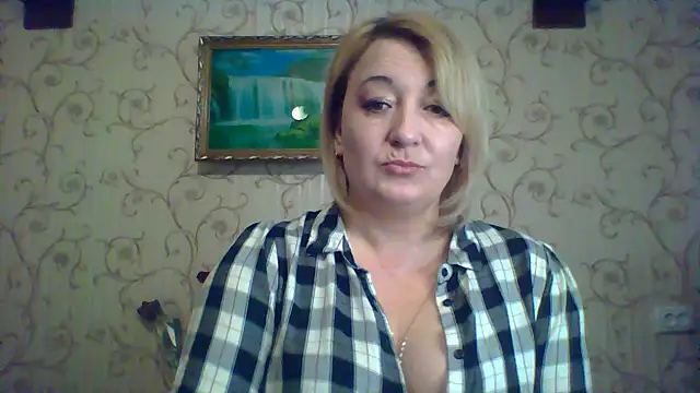 ArielXLoveresss online show from March 12, 7:35 am