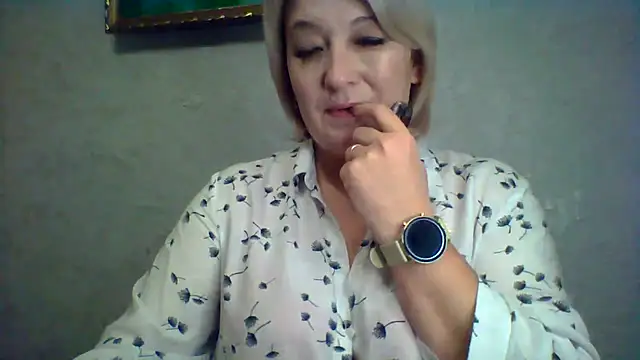 ArielXLoveresss online show from November 10, 10:42 pm