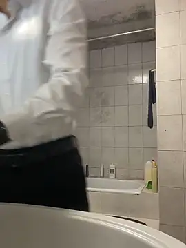 rogerdik76 online show from April 14, 6:52 am