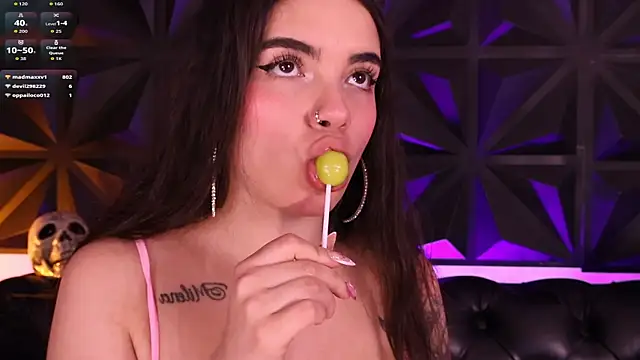 DaphneGlas online show from October 29, 1:02 pm