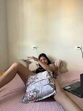 KiaraCut online show from May 17, 6:59 pm