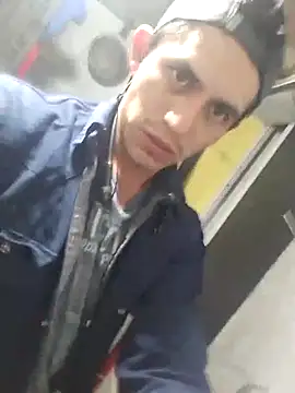 Snapshot of cachondo93 chatting on February 27, 12:54 am cachondo93 online show from February 27, 12:54 am